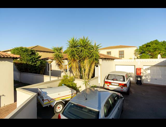 3 BEDROOM TOWNHOUSE FOR SALE IN PARKLANDS